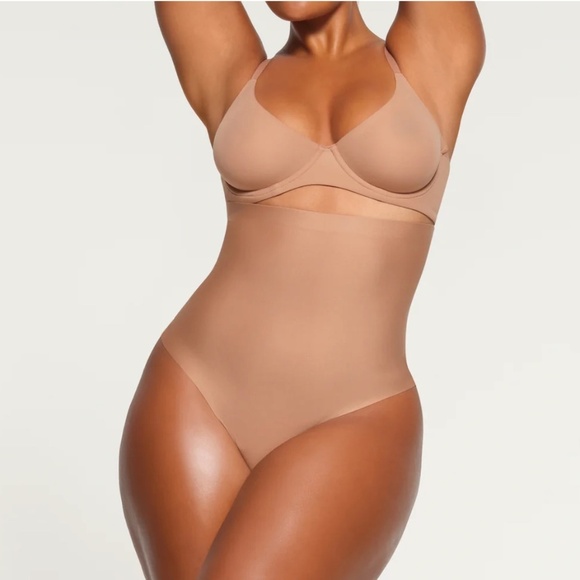 NWT SKIMS BODY HIGH WAISTED Brief SIENNA Size M - Picture 1 of 6